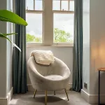 The Penthouse Wifi Apartman